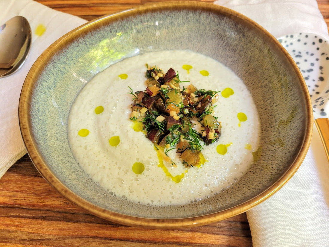 Blumenfenchelsuppe mit Zwetschgen-Topping