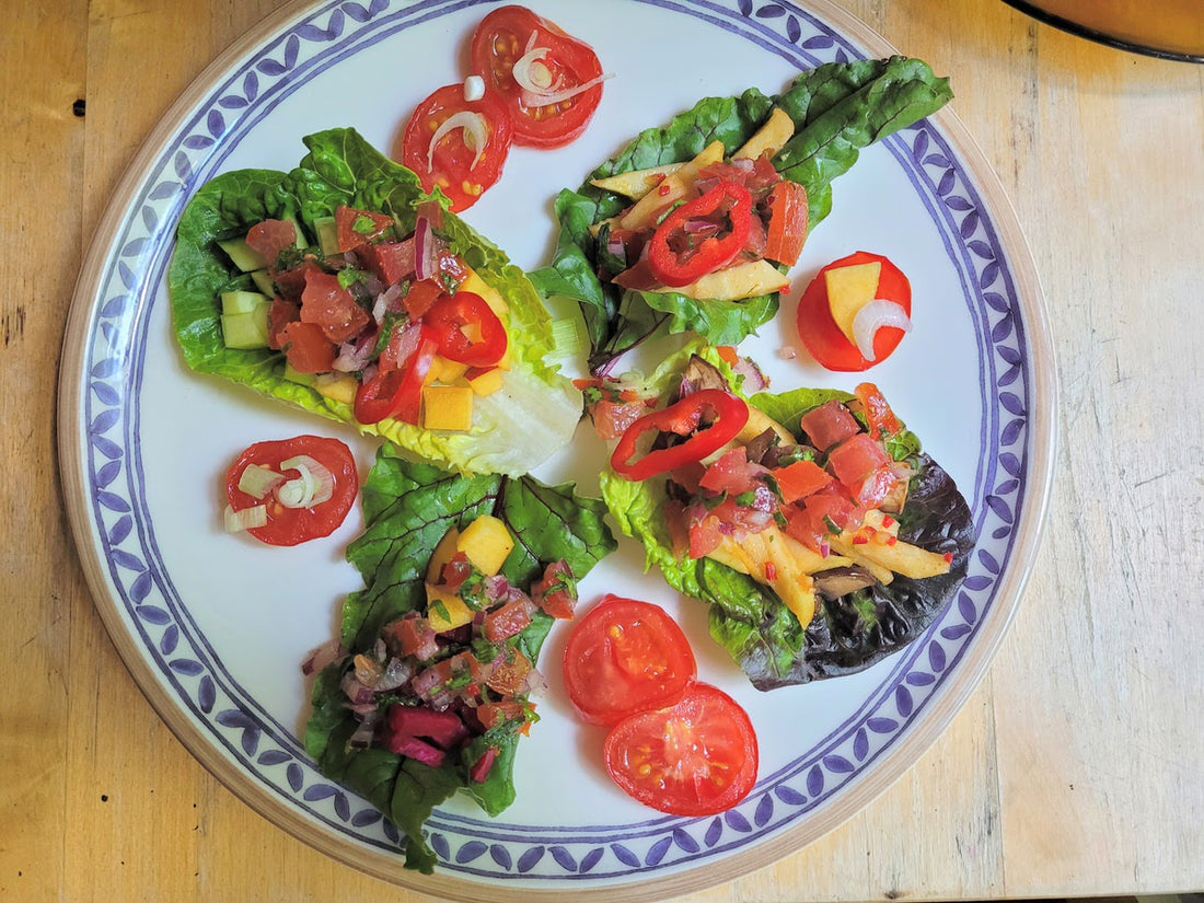 Raw Food Tacos mit scharfem BBQ-Kohlrabi &#038; Tomaten-Koriander-Salsa