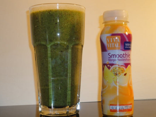 Smoothies im Supermarkt kaufen oder selber mixen?