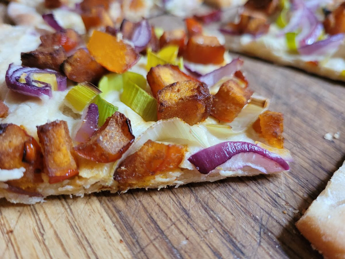 Flammkuchen mit Gemüsespeck