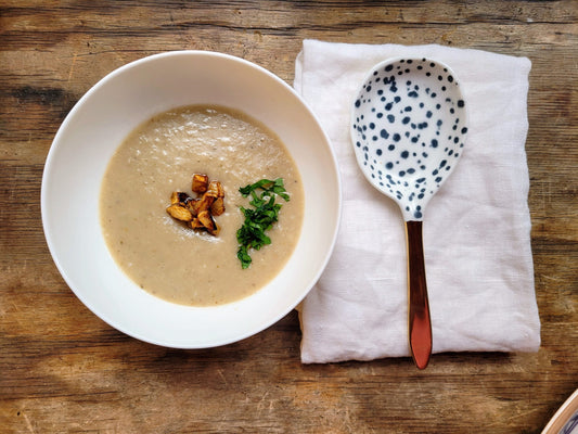 Wärmende Maronensuppe mit karamellisiertem Sellerie