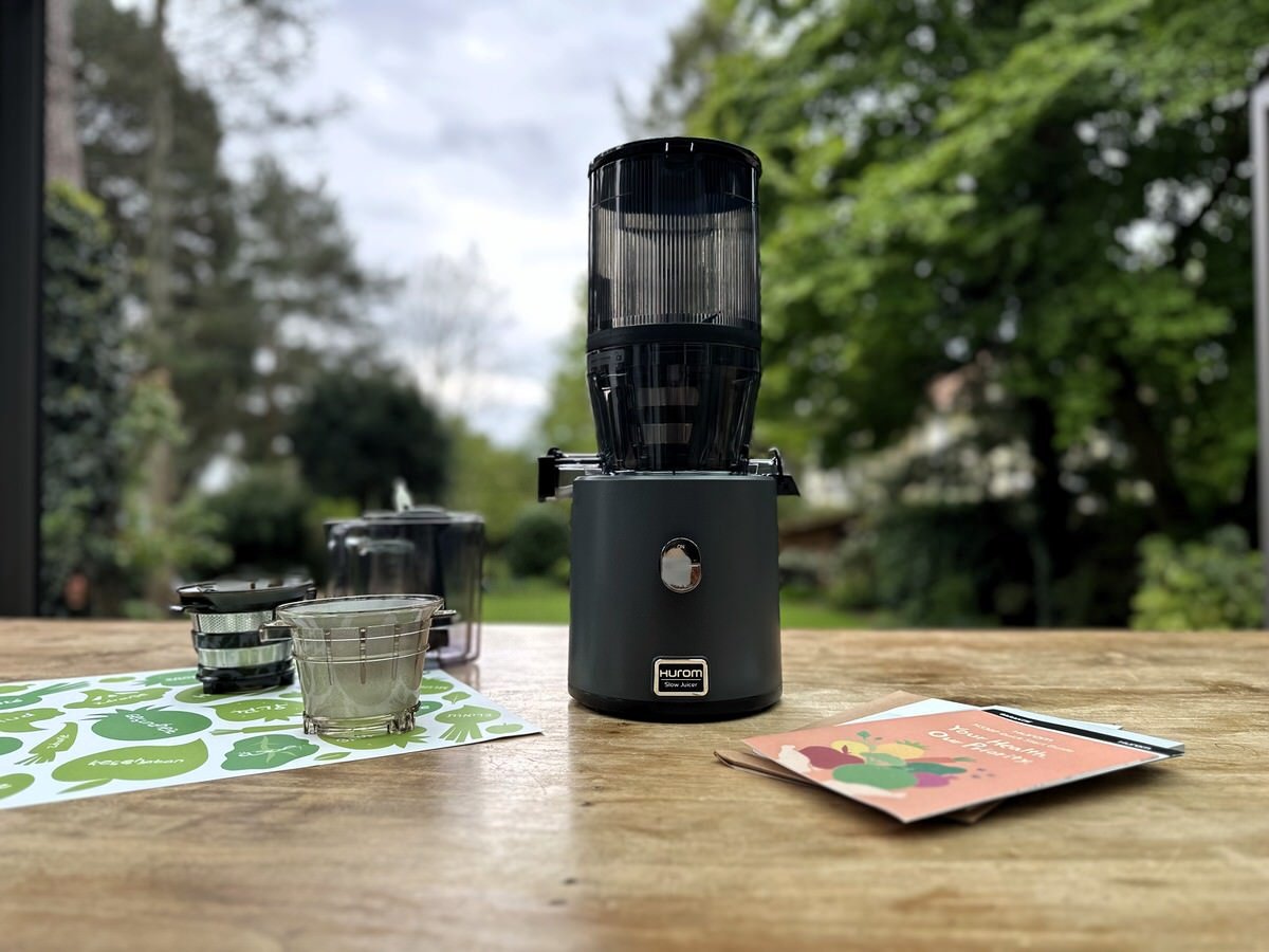 Hurom H330P mit Zubehör