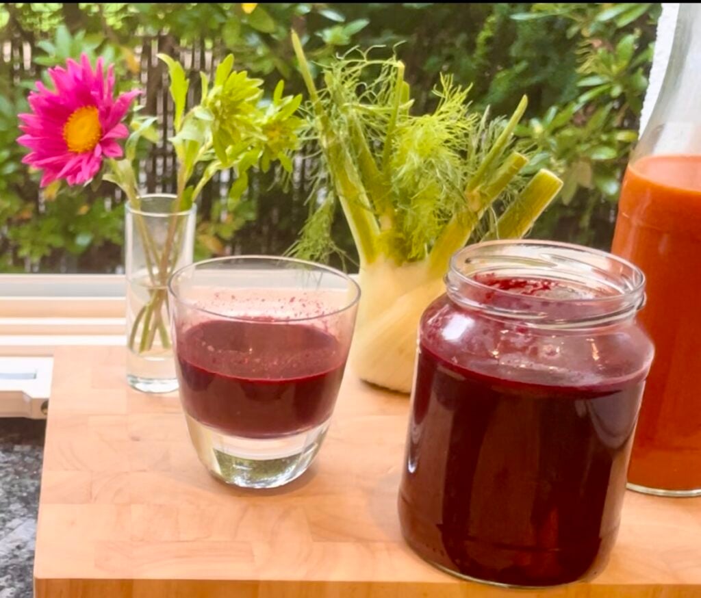 Rote Bete Saft im Glas
